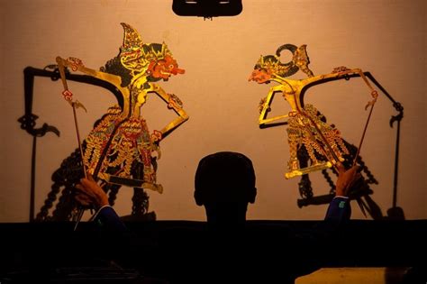  Wayang: Stories and Songs: A Labyrinthine Journey Through Javanese Music and Culture